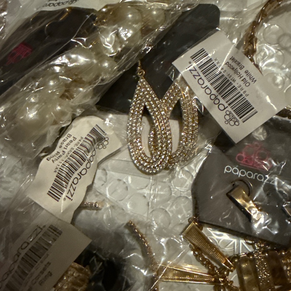 Jewelry - Picture 2 of 3